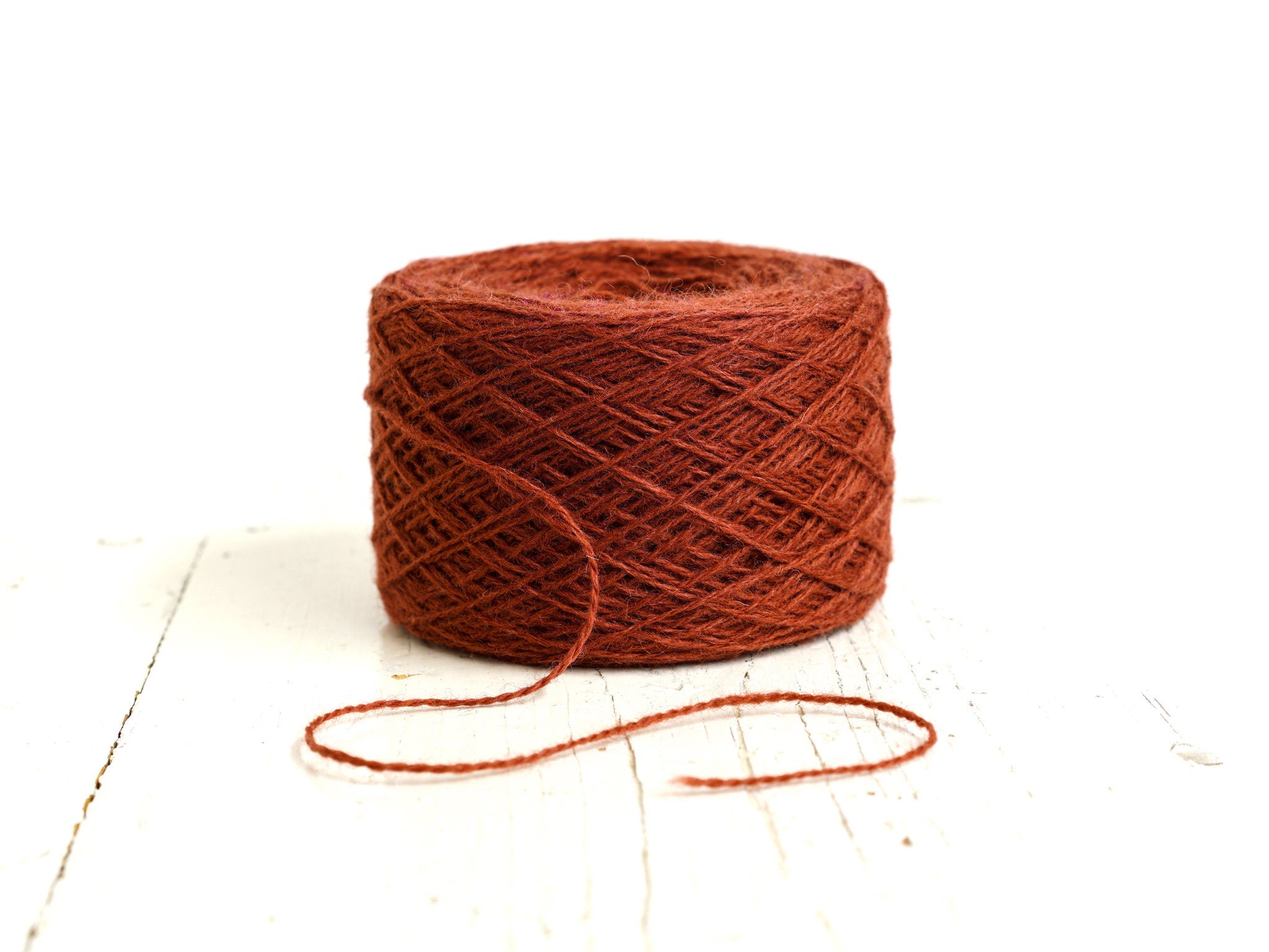 Burnt brick color wool in cone 0,9kg/31.7oz - Fingering yarn for weaving plaids, socks knitting, women&