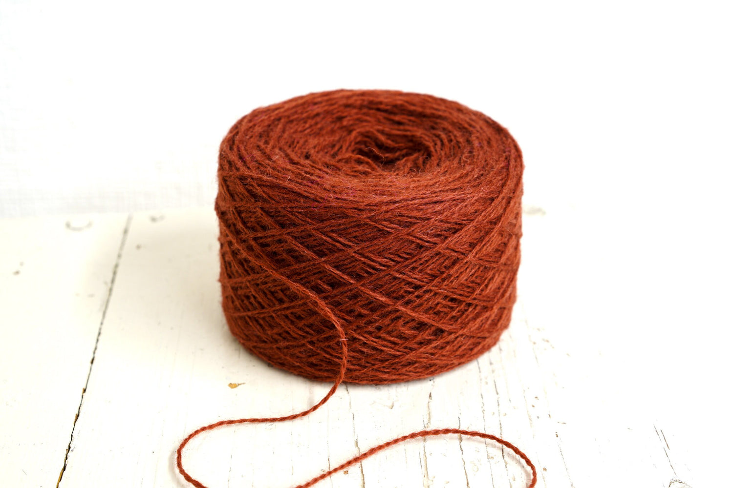 Burnt brick color wool in cone 0,9kg/31.7oz - Fingering yarn for weaving plaids, socks knitting, women&